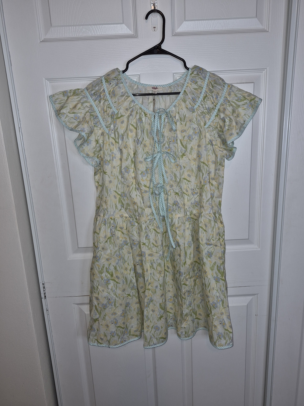 Easel Lemon Grass Floral Ruffle-Sleeve Blouse.